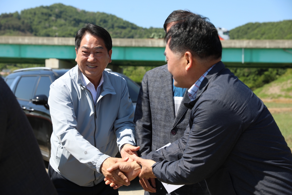 신양면 소형수박(속노란수박·애플수박) 첫 출하