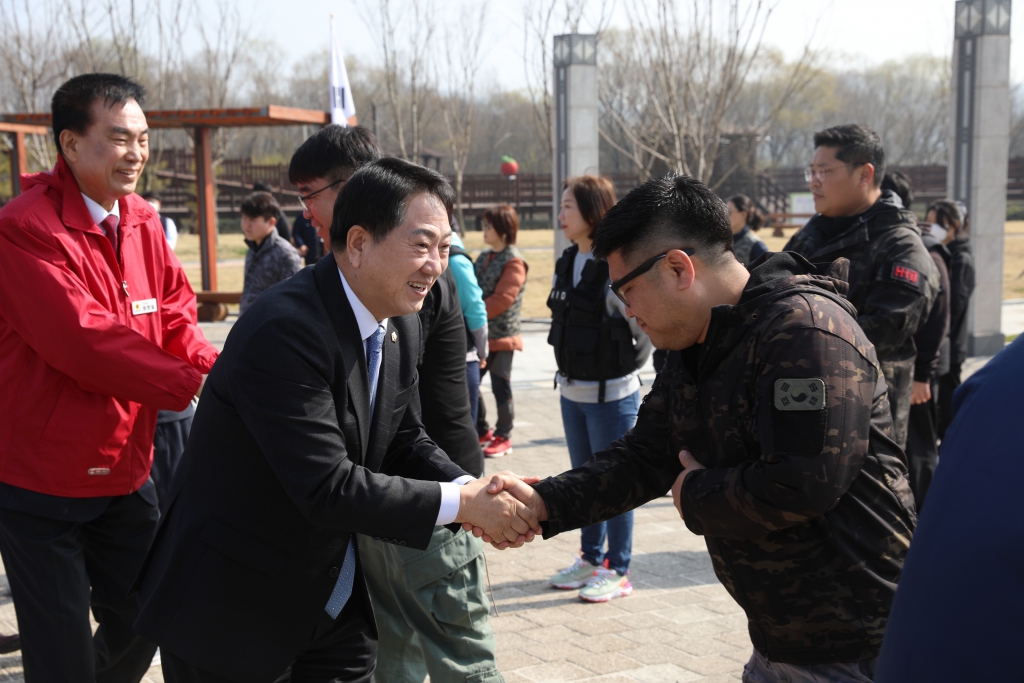 특수임무유공자회 예당호 수중 정화 행사 참석