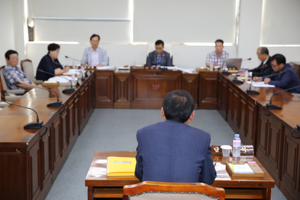 산업건설위원회 회의모습