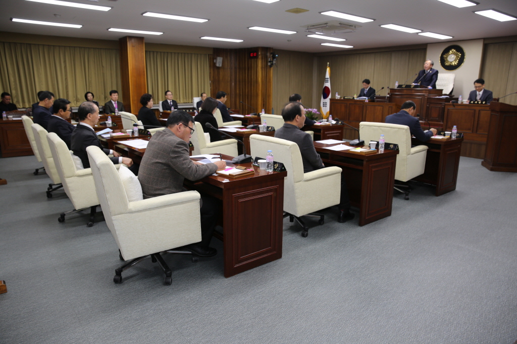 제220회 예산군의회(임시회)-제1차 본회의