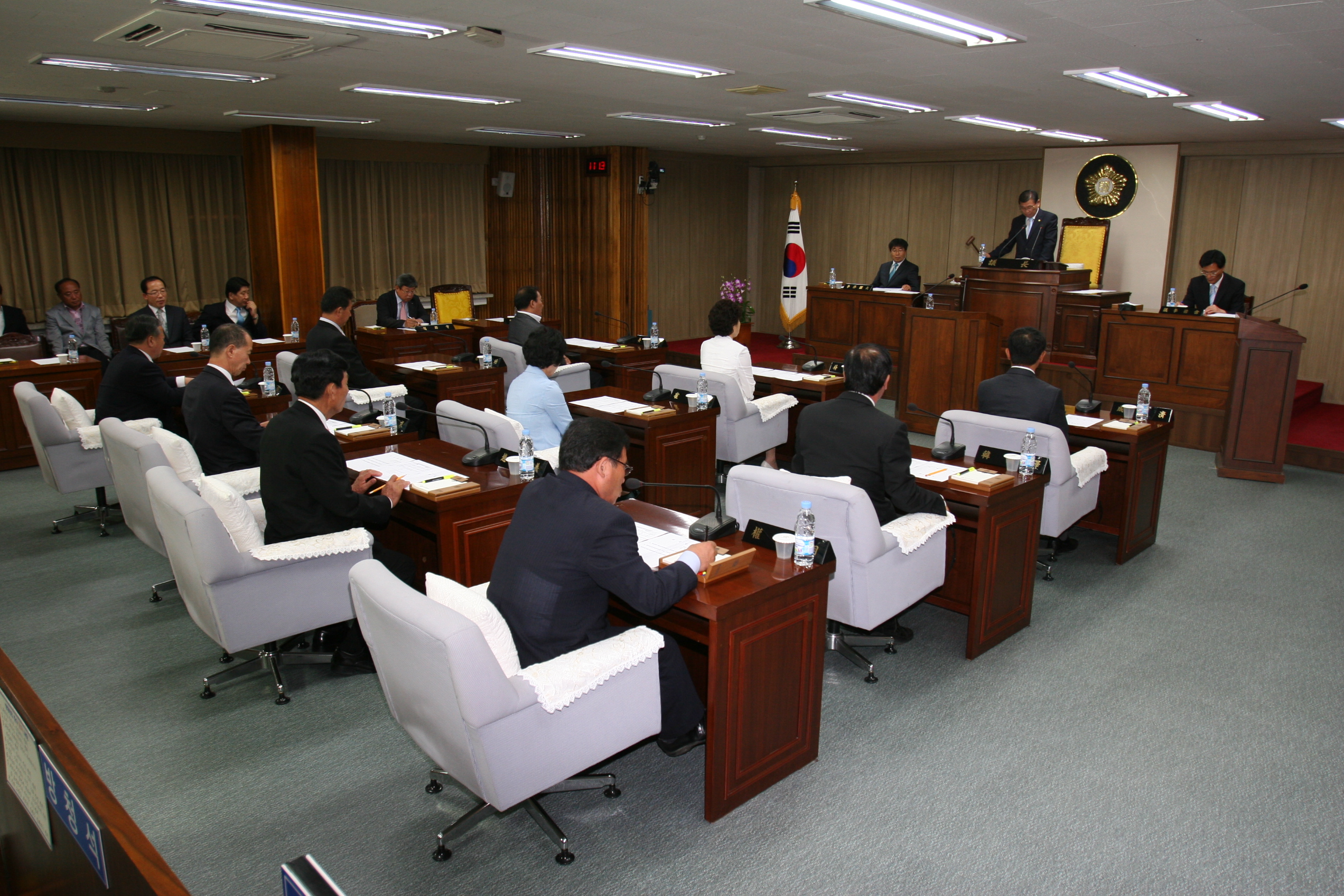 총무위원회 회의모습