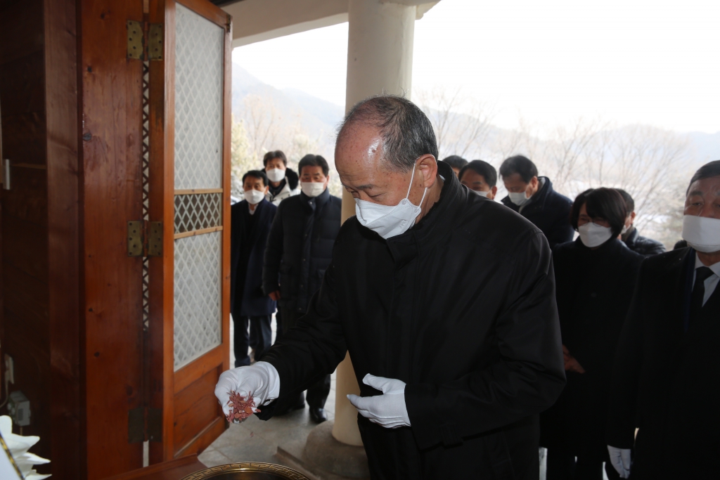 충의사, 충령사 신년 참배