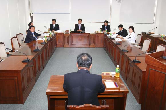 산업건설위원회 회의모습