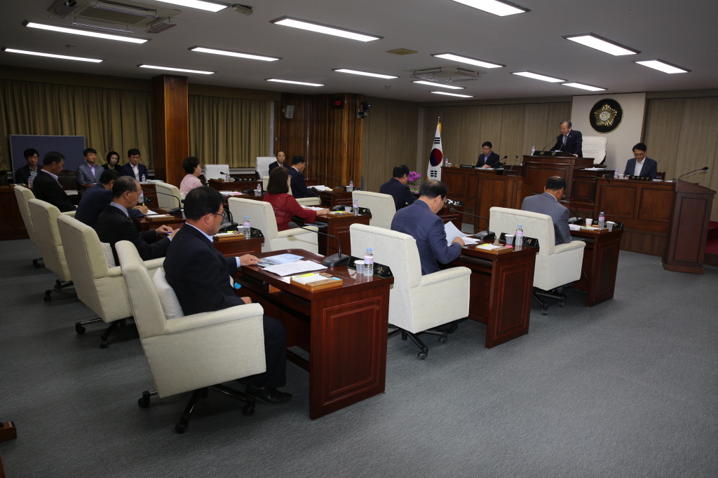 제215회 예산군의회(임시회) 제2차본회의