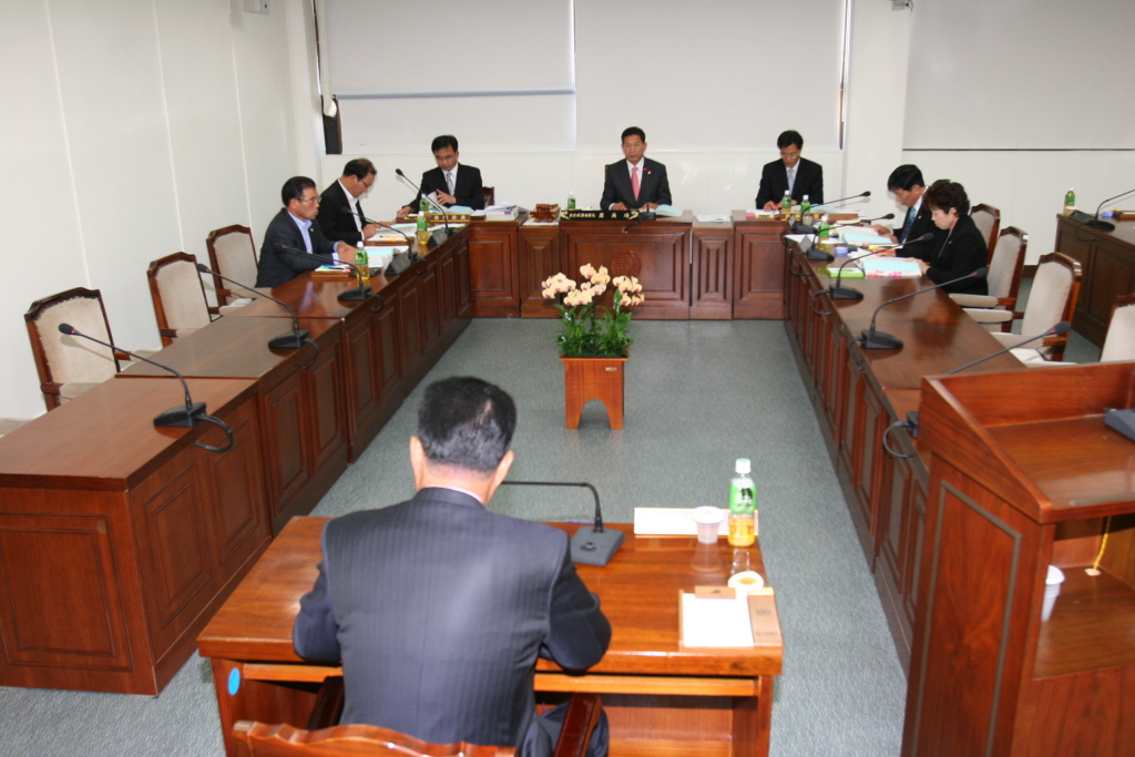 산업건설위원회 회의모습